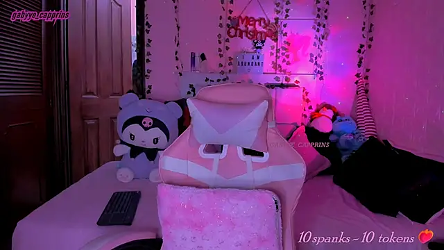 gabyye capprins online show from December 3, 12:55 am