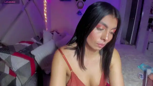 Snapshot of roxannkanneth__ chatting on October 4, 1:29 am roxannkanneth online show from October 4, 1:29 am