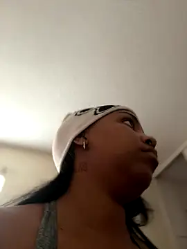 Snapshot of Jayhoney25 chatting on October 2, 6:00 pm Jayhoney25 online show from October 2, 6:00 pm