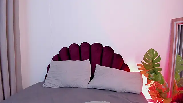 SweetGirl       online show from April 16, 8:59 am