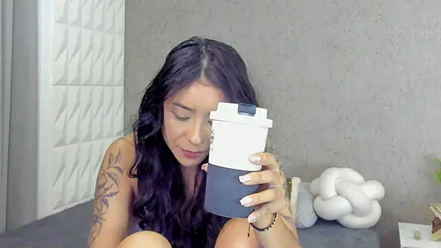 Snapshot of SweetGirl______ chatting on June 25, 9:58 am SweetGirl online show from June 25, 9:58 am