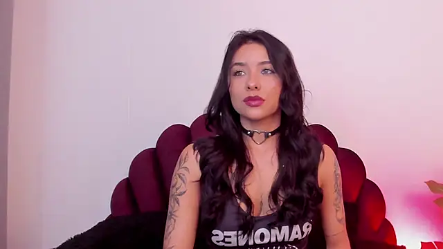 SweetGirl       online show from April 10, 8:43 am