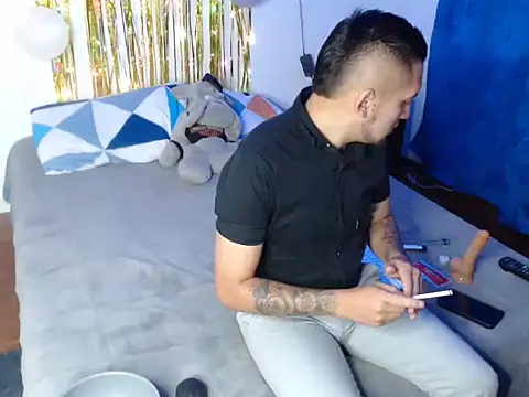 Snapshot of Jeiison_duf chatting on December 3, 10:58 am Jeiison duf online show from December 3, 10:58 am