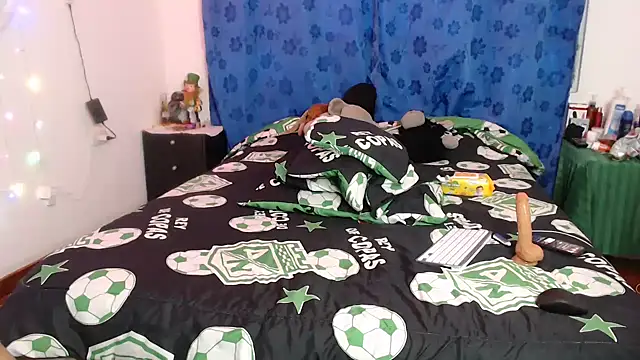 Snapshot of Jeiison_duf chatting on December 15, 10:54 am Jeiison duf online show from December 15, 10:54 am