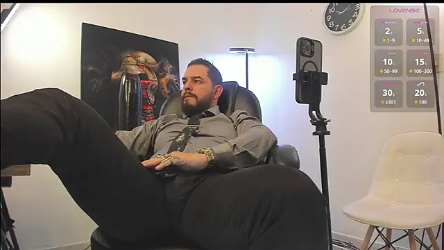 Ethan Castellano online show from November 17, 8:02 pm