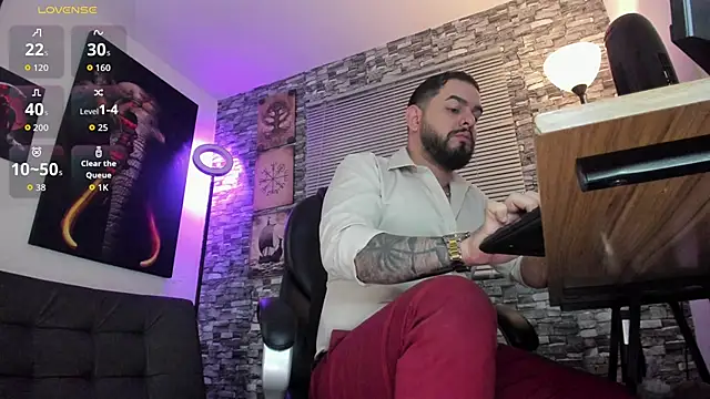 Ethan Castellano online show from April 17, 9:50 pm