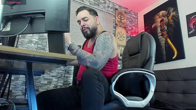 Snapshot of Ethan_Castellano chatting on July 16, 11:24 pm Ethan Castellano online show from July 16, 11:24 pm