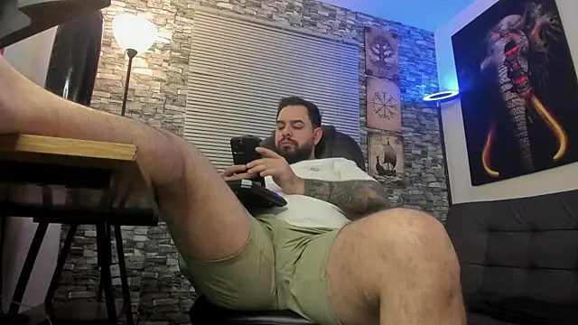 Snapshot of Ethan_Castellano chatting on July 3, 11:55 pm Ethan Castellano online show from July 3, 11:55 pm