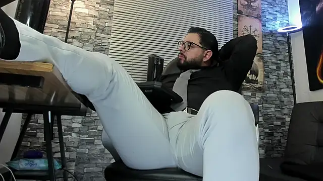 Snapshot of Ethan_Castellano chatting on July 6, 9:50 pm Ethan Castellano online show from July 6, 9:50 pm