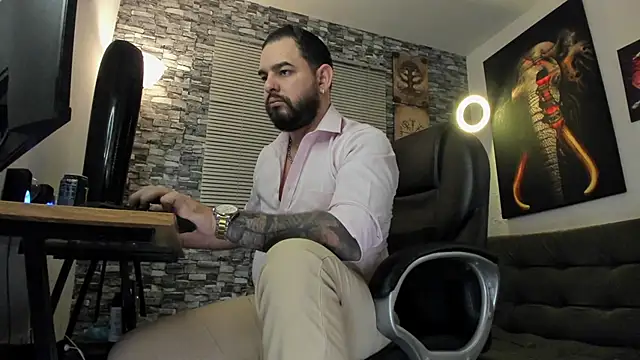 Snapshot of Ethan_Castellano chatting on June 10, 10:22 pm Ethan Castellano online show from June 10, 10:22 pm