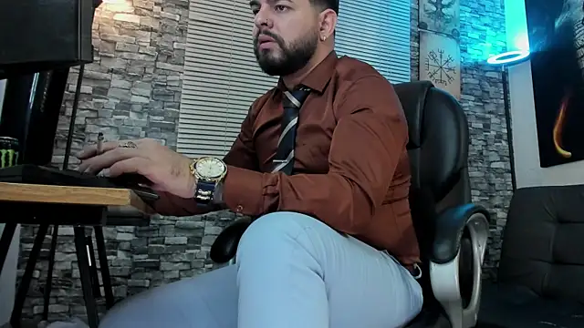 Snapshot of Ethan_Castellano chatting on June 16, 9:48 pm Ethan Castellano online show from June 16, 9:48 pm