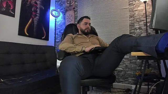 Ethan Castellano online show from April 14, 9:31 pm