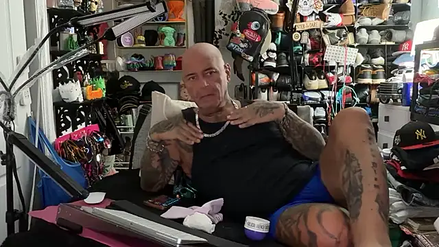 Snapshot of joeytatts66 chatting on July 2, 1:50 am joeytatts66 online show from July 2, 1:50 am