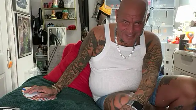 joeytatts66 online show from November 17, 2:37 am