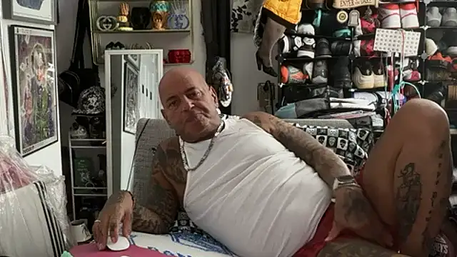 joeytatts66 online show from February 4, 3:01 am