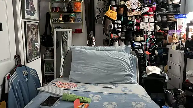 joeytatts66 online show from January 13, 2:48 am