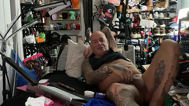 Snapshot of joeytatts66 chatting on July 2, 3:23 am joeytatts66 online show from July 2, 3:23 am
