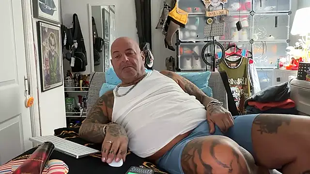 joeytatts66 online show from November 7, 3:00 am