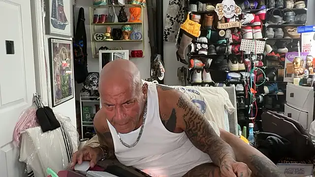 joeytatts66 online show from February 22, 2:58 am