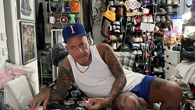 joeytatts66 online show from March 24, 1:27 am