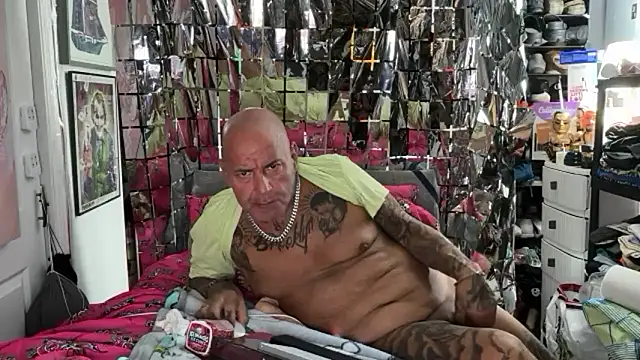 joeytatts66 online show from May 13, 2:51 am