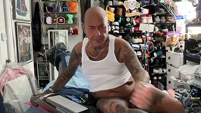 joeytatts66 online show from March 16, 1:24 am