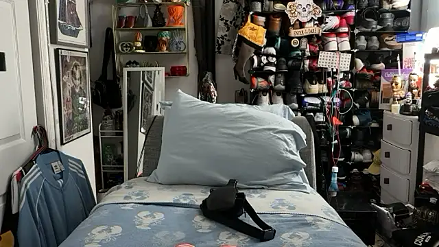 joeytatts66 online show from January 12, 3:24 am