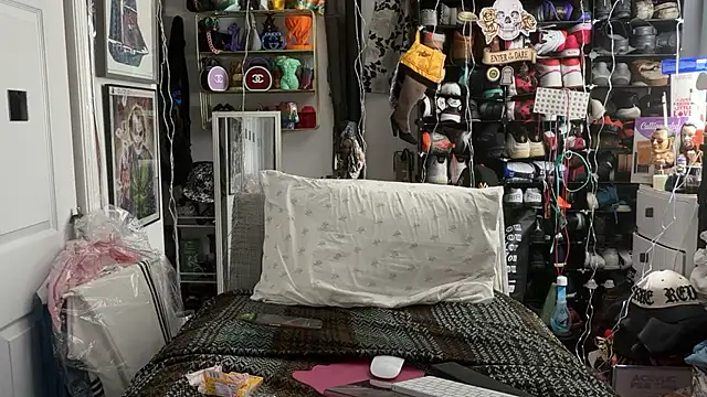 joeytatts66 online show from March 2, 5:08 am