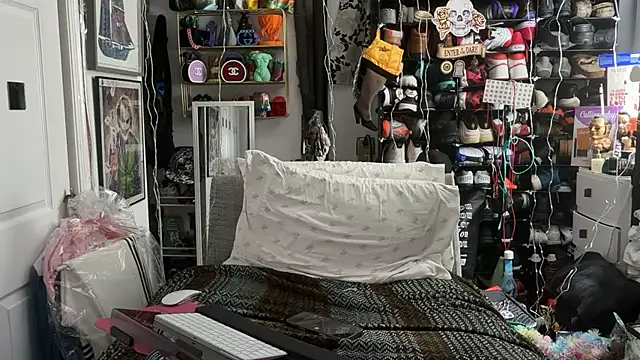 joeytatts66 online show from March 4, 2:19 am