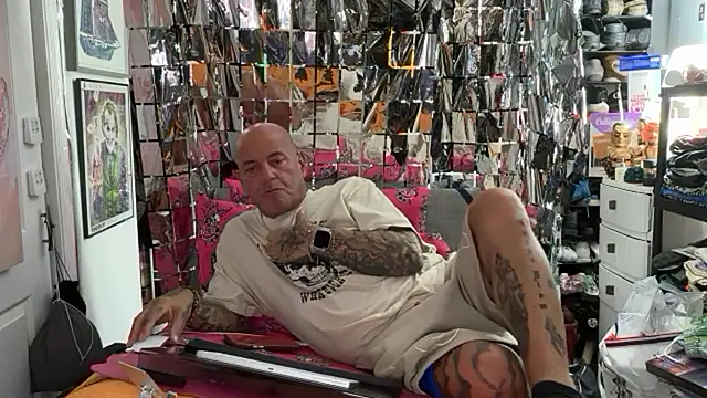 joeytatts66 online show from May 14, 1:35 am