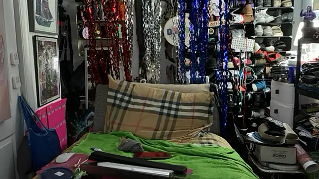 joeytatts66 online show from May 27, 1:57 am