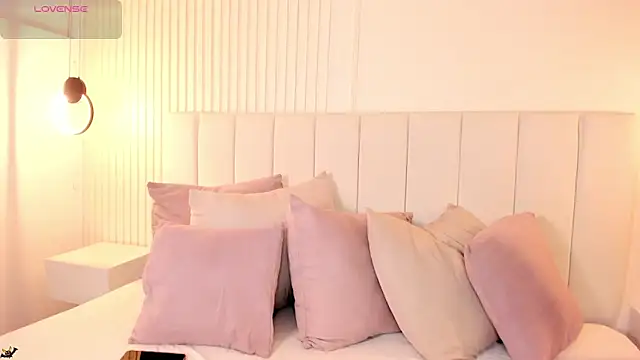 natali henao online show from November 25, 9:59 pm