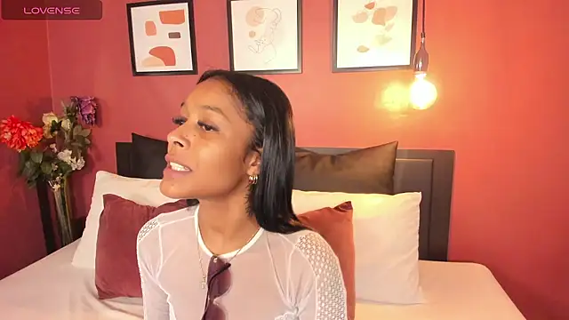 natali henao online show from October 31, 9:43 pm