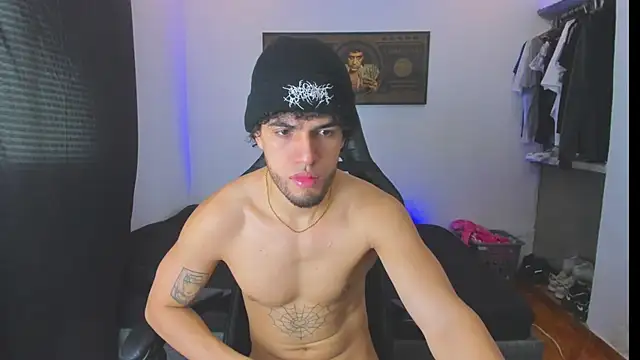 Snapshot of daddy_jhons chatting on November 4, 4:55 pm daddy jhons online show from November 4, 4:55 pm