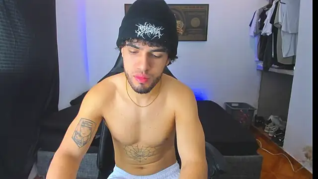 Snapshot of daddy_jhons chatting on October 11, 4:52 pm daddy jhons online show from October 11, 4:52 pm