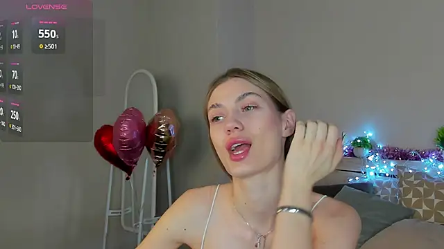 Cherry Price online show from February 18, 11:45 pm