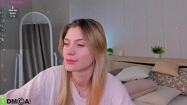 Cherry Price online show from November 18, 12:59 am