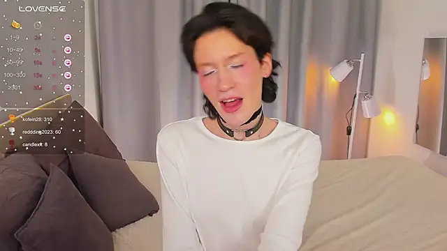 Snapshot of Kolette_Gray chatting on March 9, 7:48 pm Kolette Gray online show from March 9, 7:48 pm