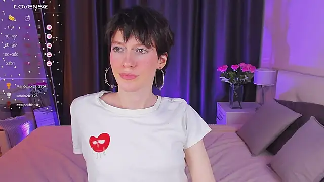 Snapshot of Kolette_Gray chatting on March 2, 2:36 pm Kolette Gray online show from March 2, 2:36 pm