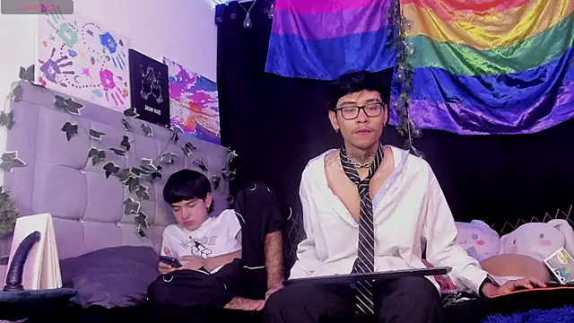 Snapshot of jacks_hotter chatting on January 19, 1:10 am jacks hotter online show from January 19, 1:10 am