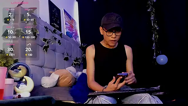 Snapshot of jacks_hotter chatting on February 13, 8:24 pm jacks hotter online show from February 13, 8:24 pm