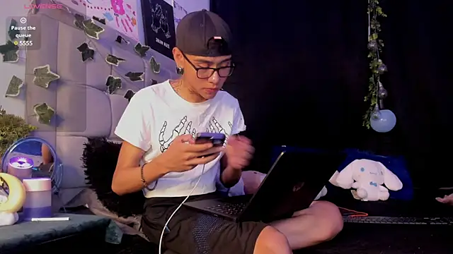 Snapshot of jacks_hotter chatting on January 28, 3:47 am jacks hotter online show from January 28, 3:47 am