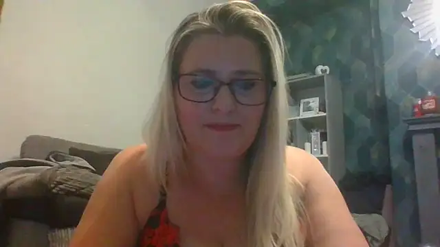 SweetXCandyX online show from October 31, 9:11 pm