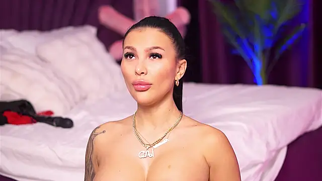 Snapshot of firesbomb777 chatting on March 6, 8:52 am firesbomb777 online show from March 6, 8:52 am