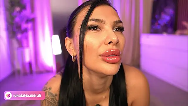 Snapshot of firesbomb777 chatting on February 9, 8:01 am firesbomb777 online show from February 9, 8:01 am