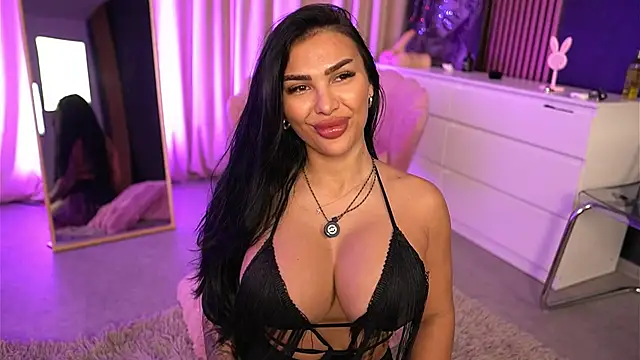 Snapshot of firesbomb777 chatting on February 25, 6:46 am firesbomb777 online show from February 25, 6:46 am