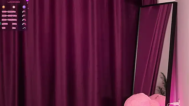 Snapshot of firesbomb777 chatting on March 7, 8:34 am firesbomb777 online show from March 7, 8:34 am