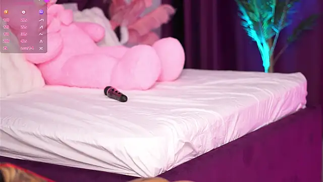 Snapshot of firesbomb777 chatting on March 3, 5:58 am firesbomb777 online show from March 3, 5:58 am