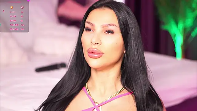 Snapshot of firesbomb777 chatting on March 21, 7:33 am firesbomb777 online show from March 21, 7:33 am