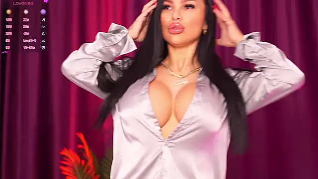 Snapshot of firesbomb777 chatting on March 18, 6:39 am firesbomb777 online show from March 18, 6:39 am